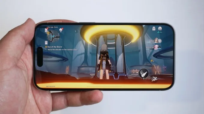 Hiệu năng đáp ứng tốt nhờ chip A18 Pro