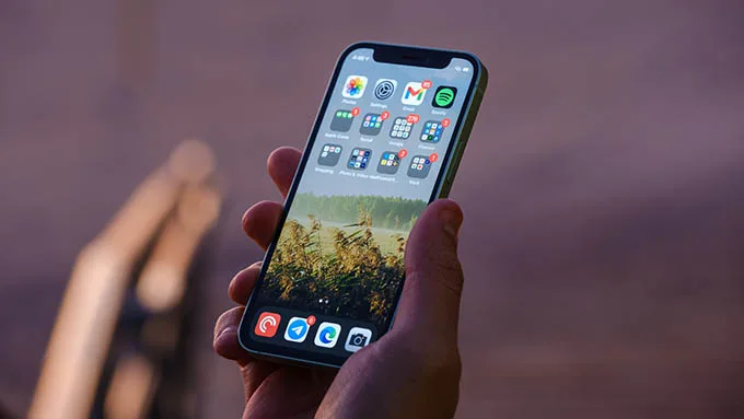 Màn hình OLED Super Retina XDR 5.4 inch sắc nét trên iPhone 12 mini 256GB cũ 97%