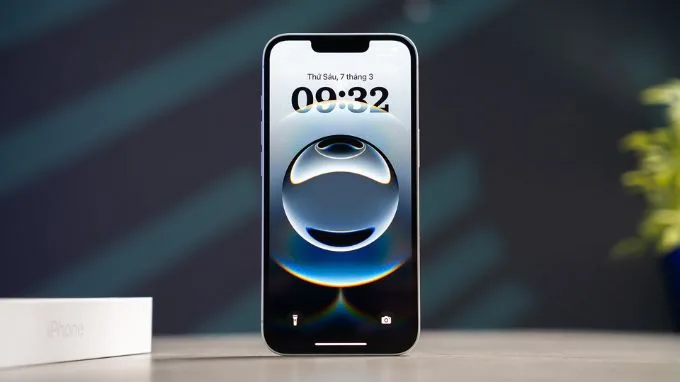Màn hình Super Retina XDR sắc nét, hiển thị chân thực