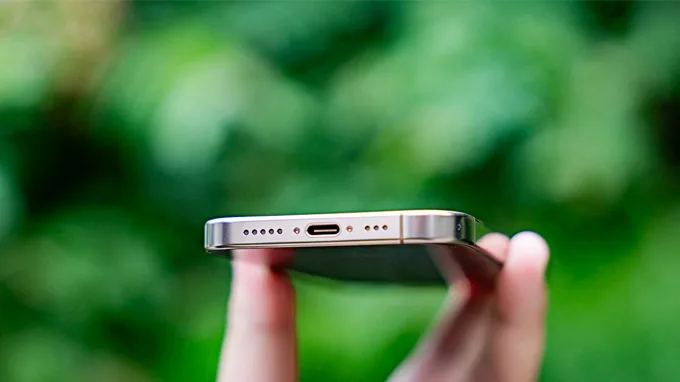Dung lượng pin iPhone 16 Pro 1TB cũ 99% vẫn đủ dùng