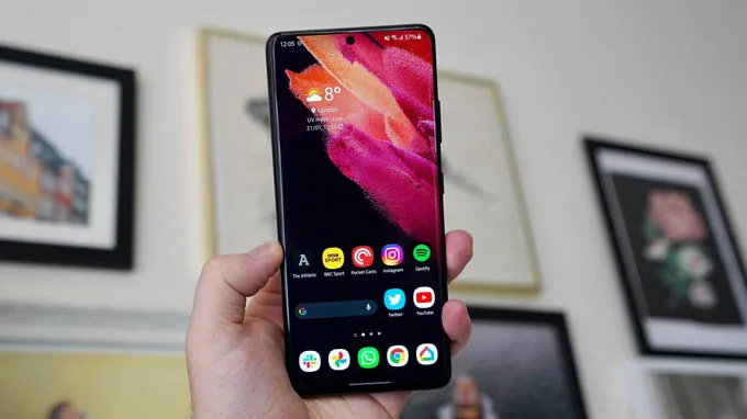 Màn hình Galaxy S22 cũ kích thích thị giác