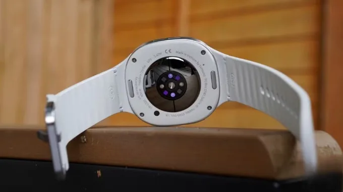 Sức mạnh của Samsung Galaxy Watch 8 44mm Bluetooth nằm ở hệ thống cảm biến BioActive mới