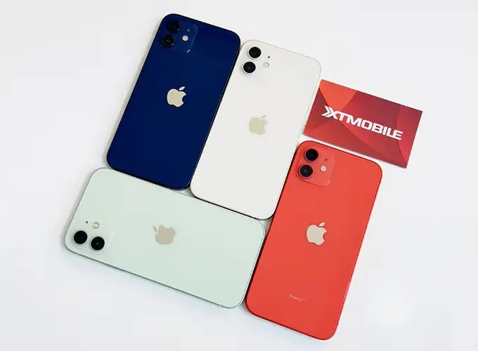 iPhone 12 64GB cũ sở hữu khung nhôm phay xước kết hợp mặt lưng kính bóng, mang lại cảm giác hiện đại