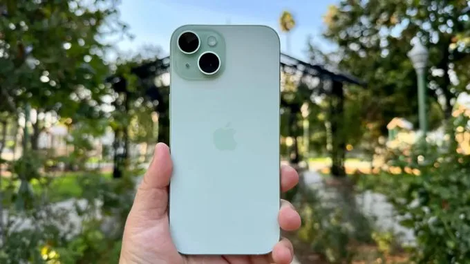 iPhone 15 Plus 128GB cũ 97% là thiết bị đã qua sử dụng nhưng vẫn giữ được mức độ hoàn thiện cao