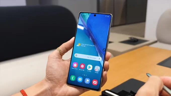 àn hình Galaxy Note 20 5G 256GB được làm phẳng hơn
