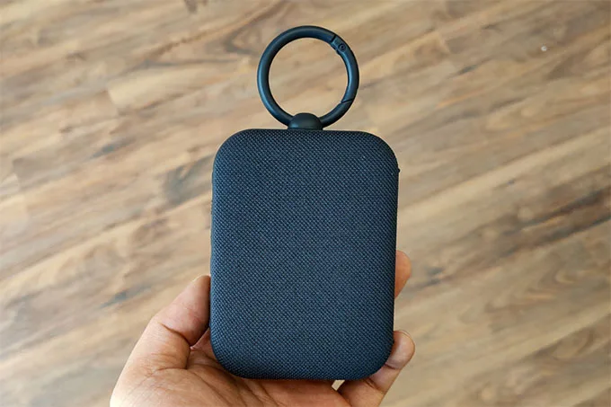Loa bluetooth LG XBoom Go PN1 sở hữu tổng thể nhỏ gọn, có móc khóa tiện lợi