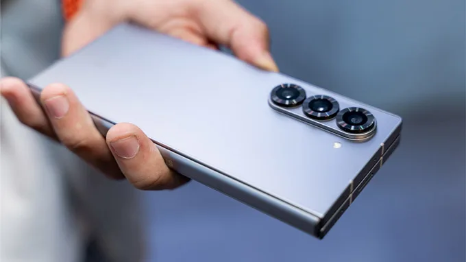 Galaxy Z Fold 6 bản Hàn kết nối nhanh chóng