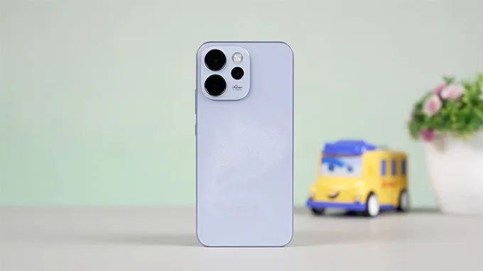 OPPO Reno15 F gây ấn tượng với thiết kế tinh tế