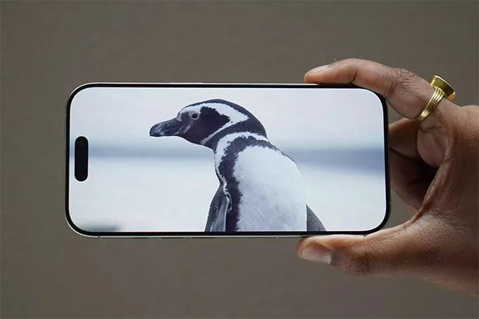 Apple iPhone 16 Pro 1TB Chưa Active có màn hình cao hơn và lớn hơn