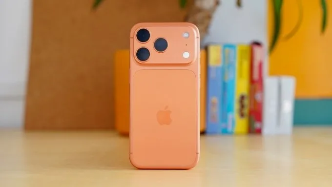 Ngoại hình iPhone 17 Pro 512GB cũ 97% vẫn giữ độ hoàn thiện cao
