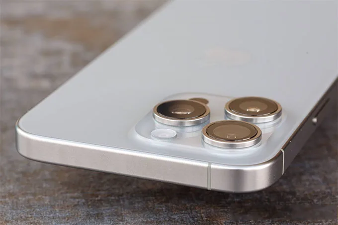 Camera iPhone 15 Pro Max 512GB VN/A được trang bị 3 ống kính