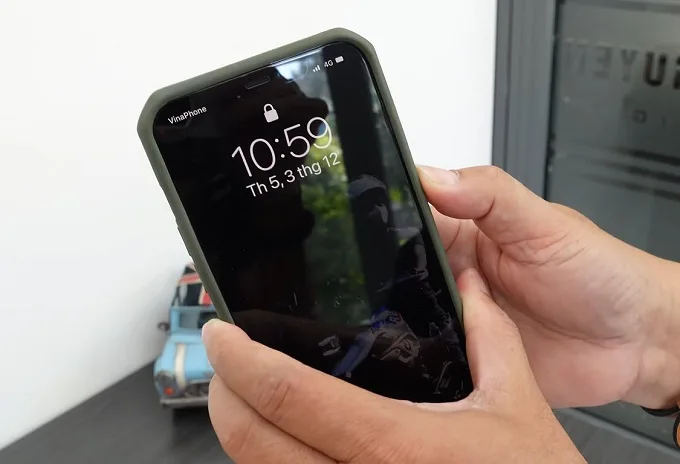 ốp lưng Itskins iPhone 12 Pro Hybrid Silk đạt chứng nhận thả lên đến 3M/10ft, cấp độ bảo vệ đạt chuẩn quân sự