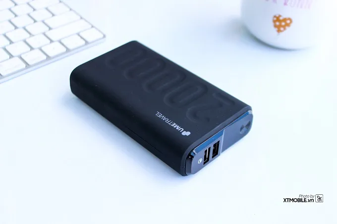 Pin sạc dự phòng nhanh Polymer 20000mAh được tích hợp 2 cổng sạc