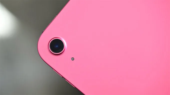 Thời lượng pin ấn tượng, camera chụp ảnh tương đối