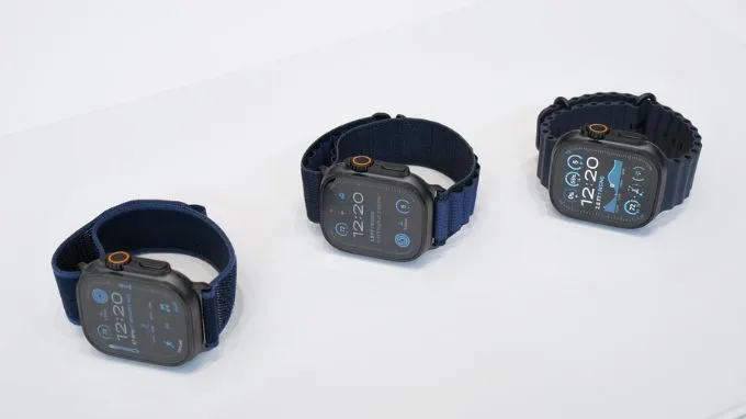 Cấu hình mạnh mẽ với chip S10 SiP