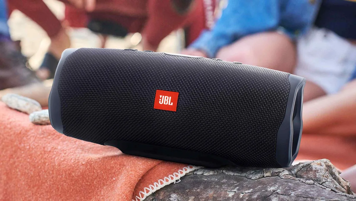 JBL Charge 4 có công suất lên đến 30W