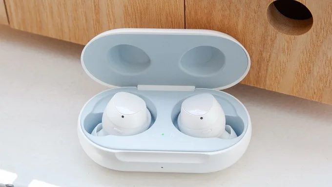 Galaxy Buds Plus mang thiết kế không mới nhưng rất ấn tượng