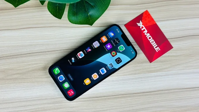 Máy được trang bị màn hình Super Retina XDR OLED 6.7 inch với độ phân giải 1284 x 2778 pixel