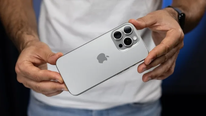 Ngoại quan iPhone 16 Pro 512GB cũ 97% vẫn như mới