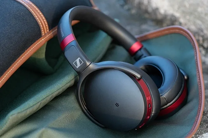 Thiết kế tai nghe chụp tai Bluetooth Sennheiser HD 458BT được hoàn thiện từ chất liệu cao cấp