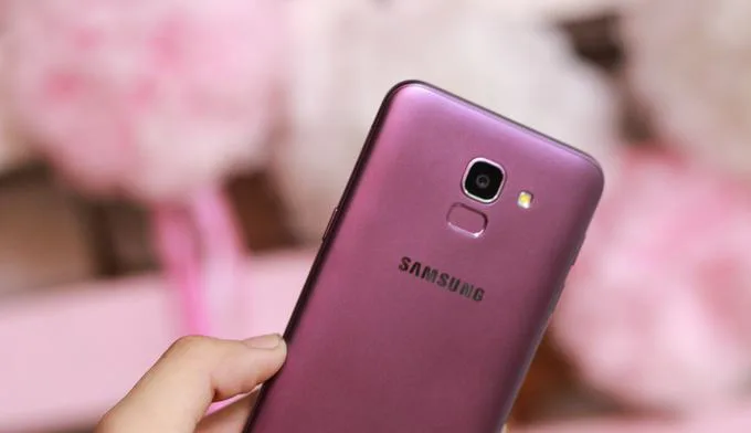 Đánh giá Galaxy J6
