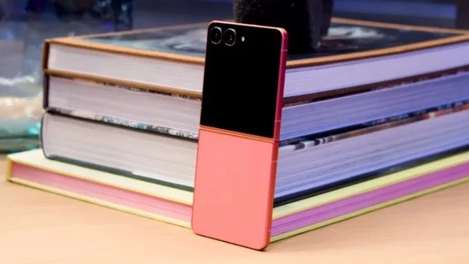 Thiết kế Samsung Galaxy Z Flip 7