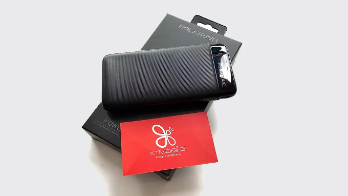 Pin HoLaTravel Power Go 10000mAh có thiết kế khá nhỏ gọn, dễ dàng cầm nắm