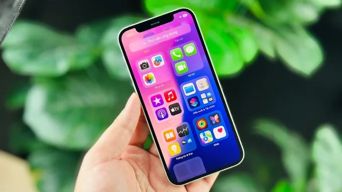 Máy sử dụng chip Apple A14 Bionic, mang lại khả năng xử lý mạnh và ổn định trong thời điểm hiện tại
