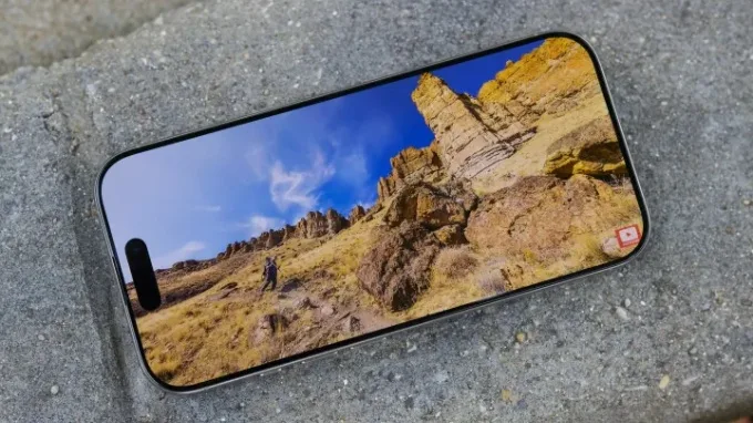 Màn hình 6.3 inch với viền siêu mỏng