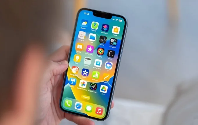 Màn hình Super Retina XDR trên iPhone 14 256GB cho độ sáng cao