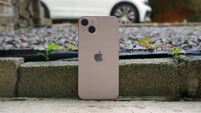 Thiết kế iPhone 13 128GB cũ 97% vẫn chắc chắn và bền bỉ