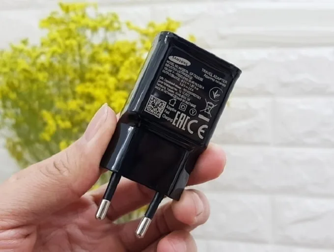 Phần đầu cắm được đầu tư kỹ lưỡng khi sử dụng chất liệu cao cấp và gia cố