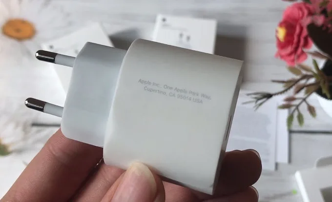 Củ sạc chính hãng Apple đạt các chứng nhận về chất lượng và độ an toàn trước khi ra thị trường