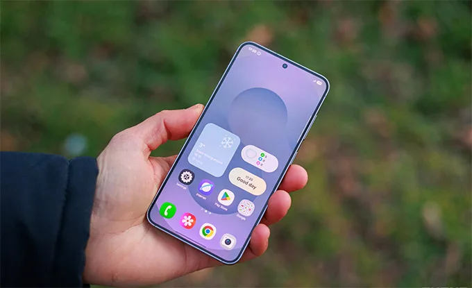 Màn hình Galaxy S25 256GB bản Mỹ cũ nổi bật với tấm nền Dynamic LTPO AMOLED 2X 6.2 inch rực rỡ