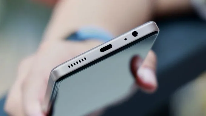 pin và sạc nhanh trên Tecno Pova 7