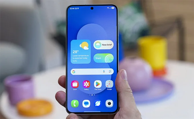 Màn hình là một trong những ưu điểm của Galaxy S25 FE 256GB