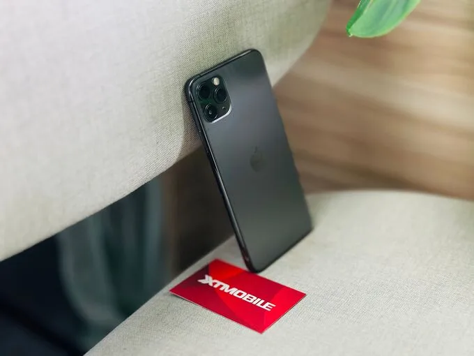 iPhone 11 Pro 512GB cũ 97% sở hữu thiết kế nguyên khối quen thuộc với phong cách hiện đại