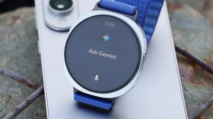 Samsung Galaxy Watch 8 (Bluetooth) 44mm là một trong những thiết bị tiên phong chạy hệ điều hành Wear OS 6