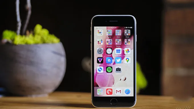 Màn hình iPhone SE 2020 128GB cũ mượt mà