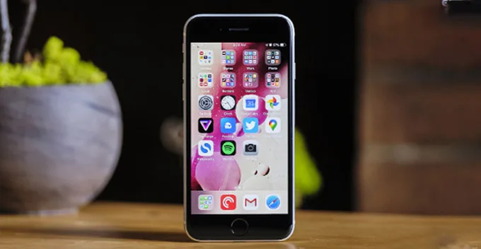 Màn hình chất lượng của iPhone SE 2020 64GB cũ 97%