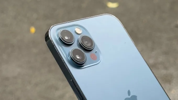 Điểm mạnh của iPhone 12 Pro cũ là hệ thống camera ba ống kính
