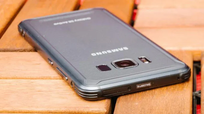 danh-gia-samsung-galaxy-s8-active-cue-ben-dep-pin-trau-duchuymobile-4