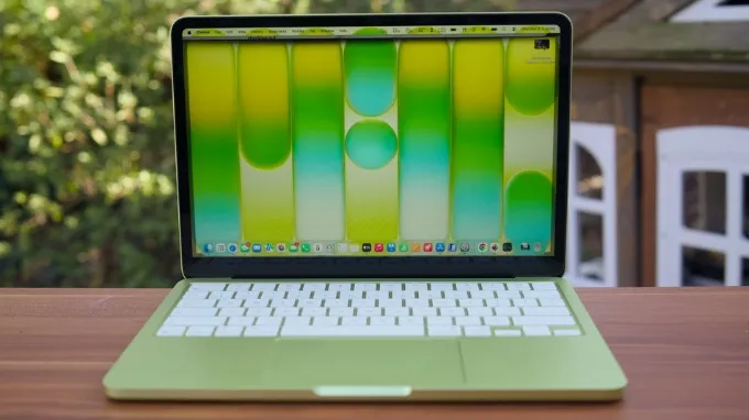 MacBook Neo được trang bị màn hình Liquid Retina 13 inch