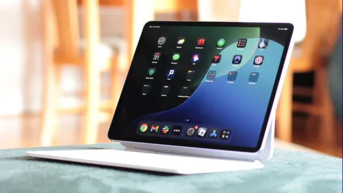 Về phía iPad Air M3 11 inch, thiết bị sở hữu chip Apple M3 mạnh mẽ hơn