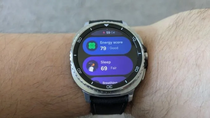 theo dõi sức khỏe trên thiết kế của Đồng hồ Samsung Galaxy Watch 8 Classic (LTE) 46mm