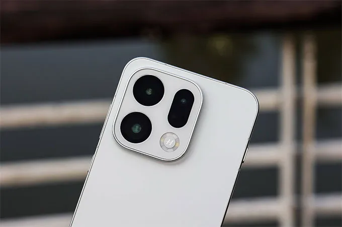 Hệ thống ba camera 50MP trên Oppo Find X9 5G được tinh chỉnh bởi Hasselblad