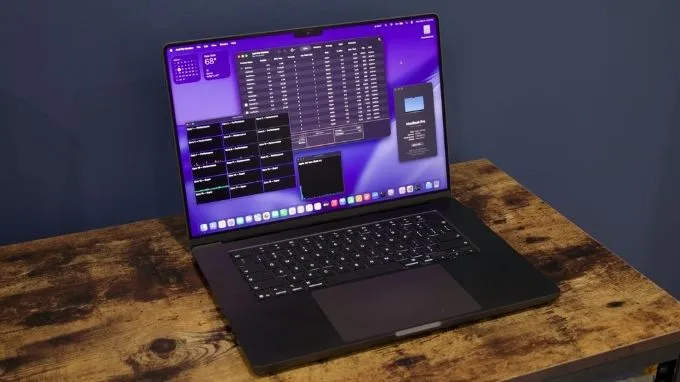 apple Intelligence tích hợp trên Macbook Pro M5 Max 16 inch (18CPU-40GPU)