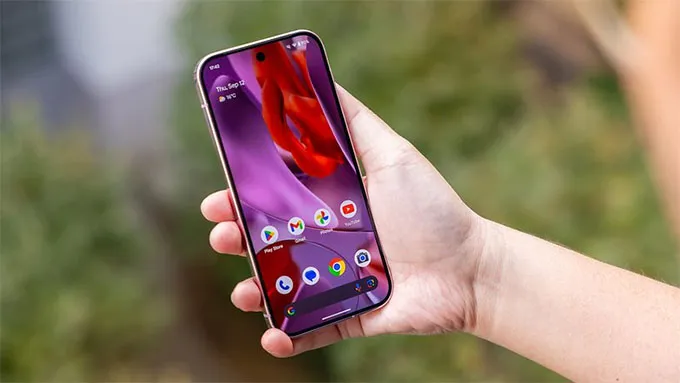 Điện thoại Pixel 9 Pro 256GB cũ có màn hình OLED giống như mẫu Pixel 9 cơ bản là 6,3 inch