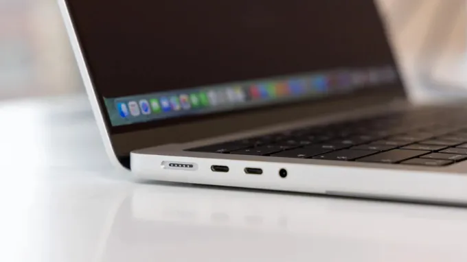 Kết nối thế hệ mới với Thunderbolt 5 và Wi-Fi 7